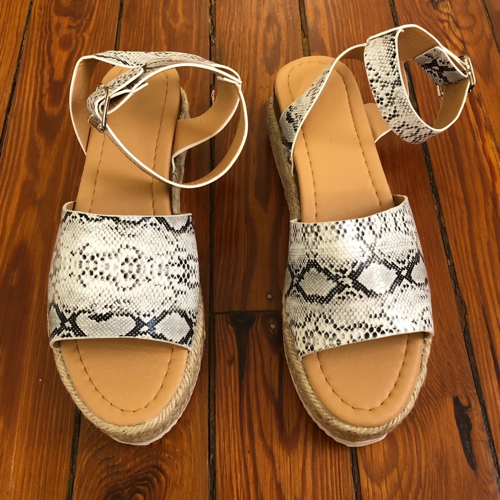 Snakeskin espadrille platform